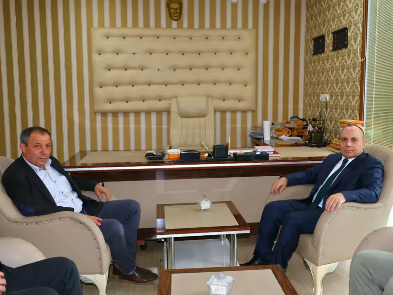 Artvin Valisi Cengiz Ünsal, Sümbüllü Sanayi Sitesi'nde Esnaf Ziyareti Gerçekleştirdi