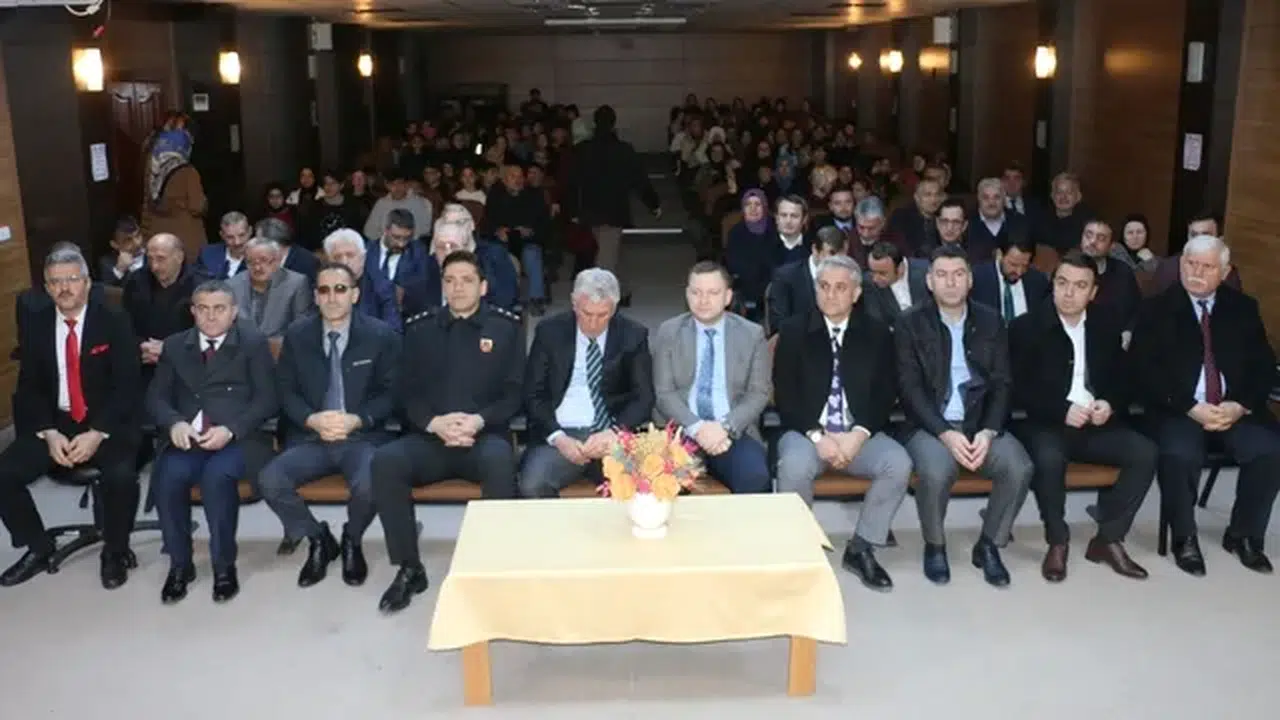 Of'ta İstiklal Marşı'nın Kabulü ve Mehmet Akif Ersoy'u Anma Günü programı düzenlendi