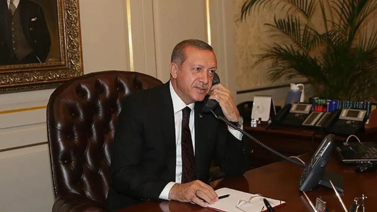 Cumhurbaşkanı Erdoğan, Rize'deki gençlik buluşmasına telefonla bağlandı