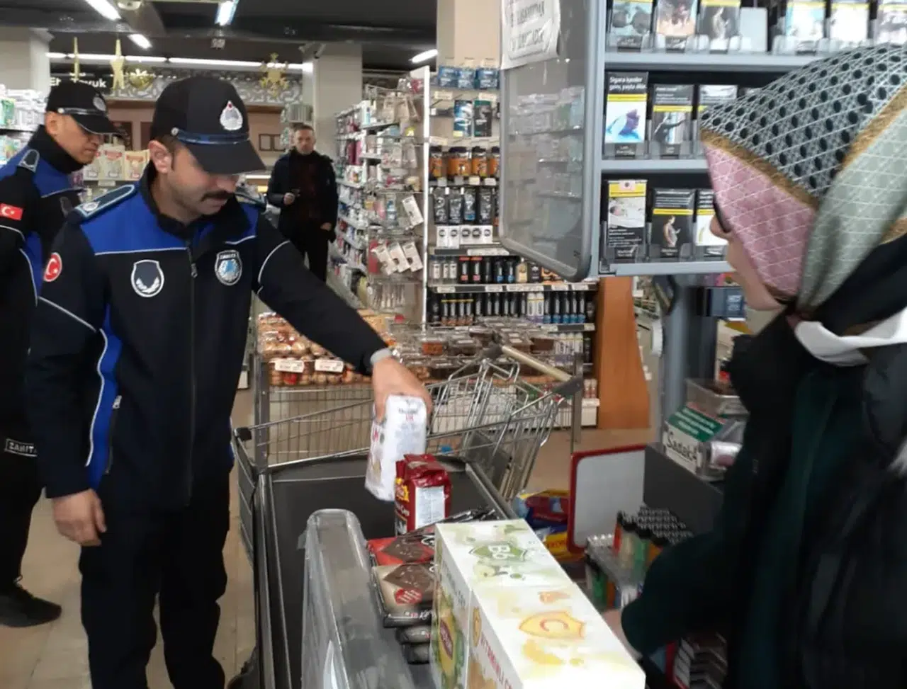 Rize'de market fiyatları denetleniyor