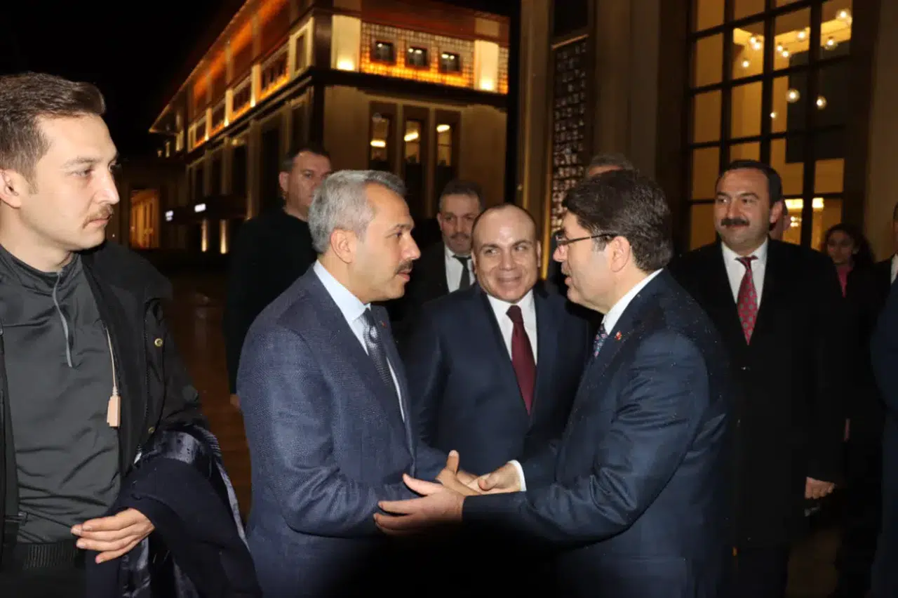 Bakan Tunç Rize'den ayrıldı