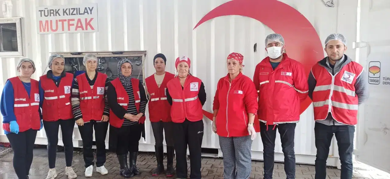 Kızılay İskenderun Şubesi'nden günde 2 bin kişiye iftar yemeği