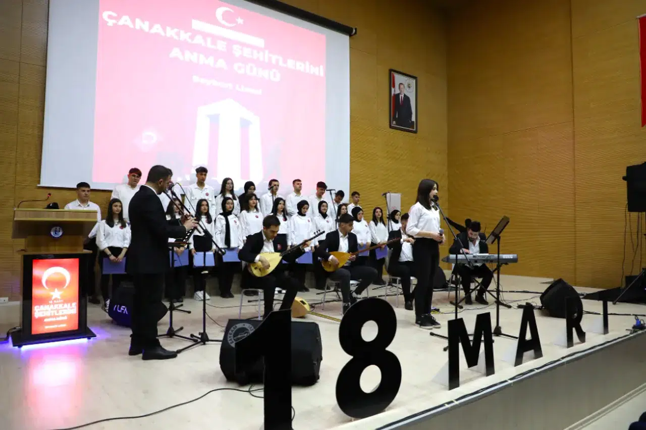 Bayburt Lisesi'nden Anlamlı Program