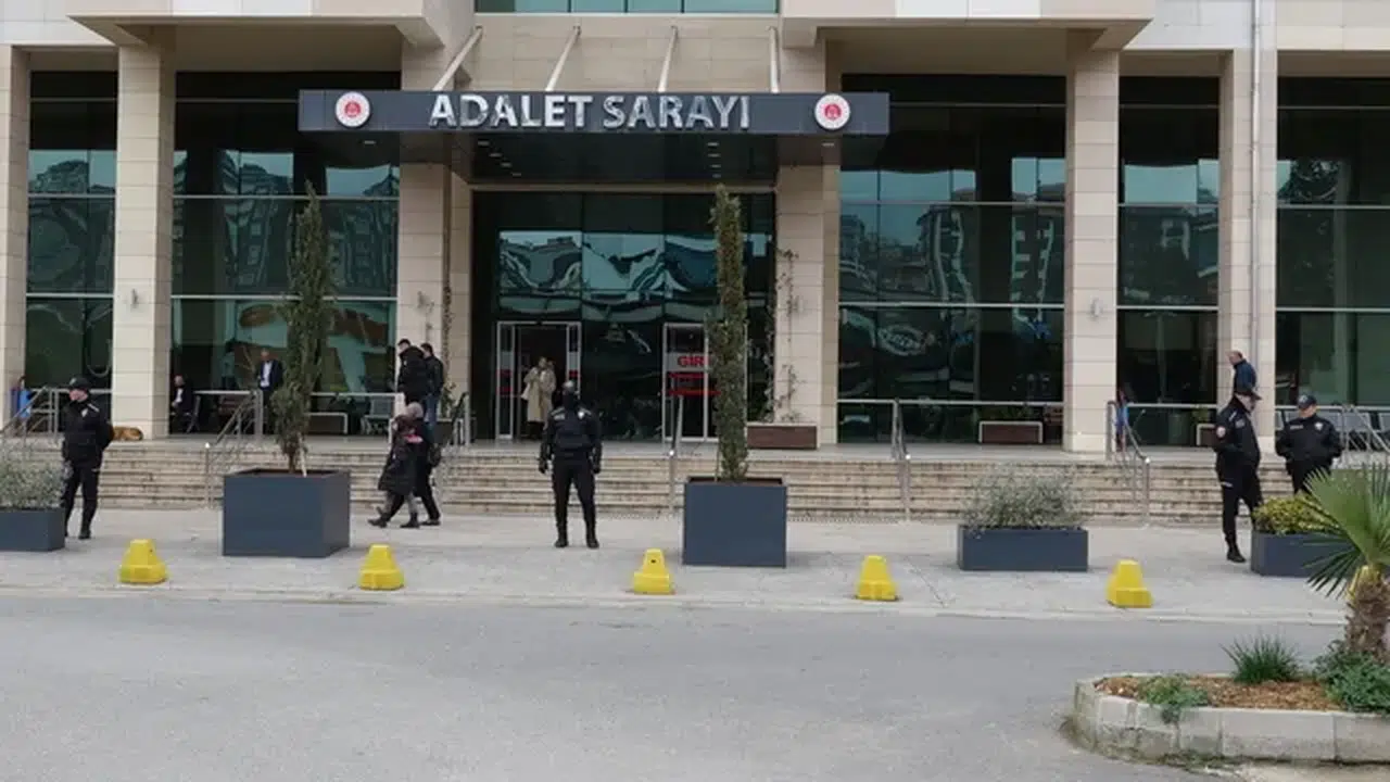 Trabzon'da olaylı maçta sahaya giren 13 şüpheliden 5'i tutuklandı