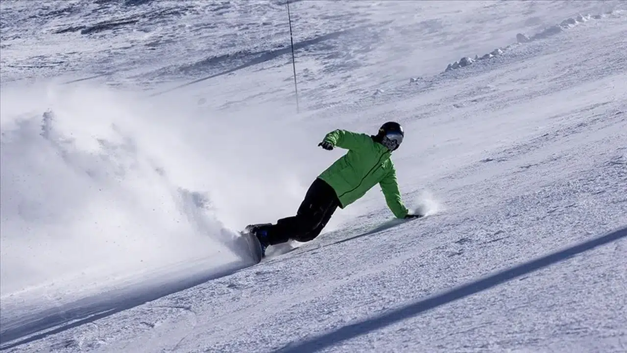 Kayak merkezlerinde en fazla kar kalınlığı Hakkari ve Palandöken'de ölçüldü