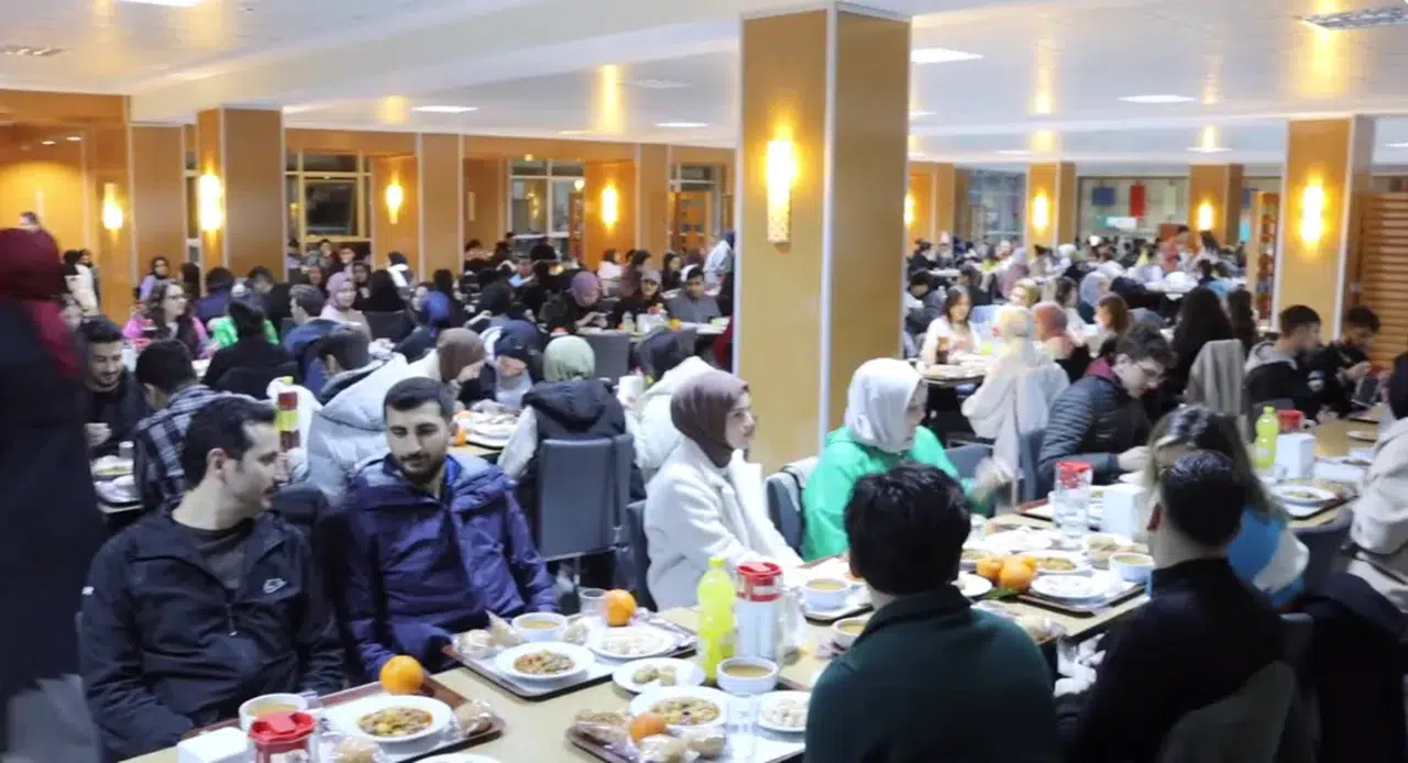 Vakıflar Genel Müdürlüğü'nden RTEÜ'de iftar programı
