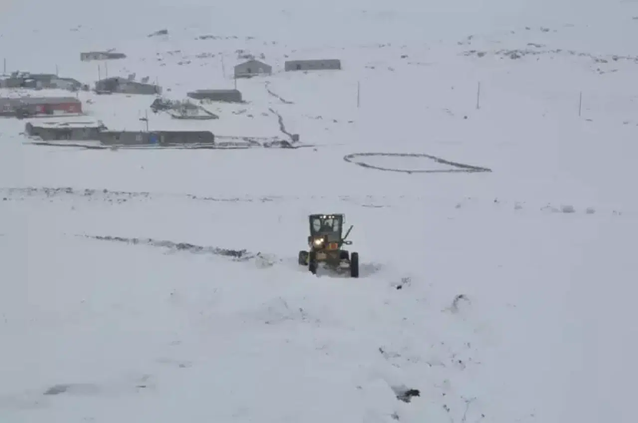 Kars'ta kar ve tipi; 47 köy yolu kapandı