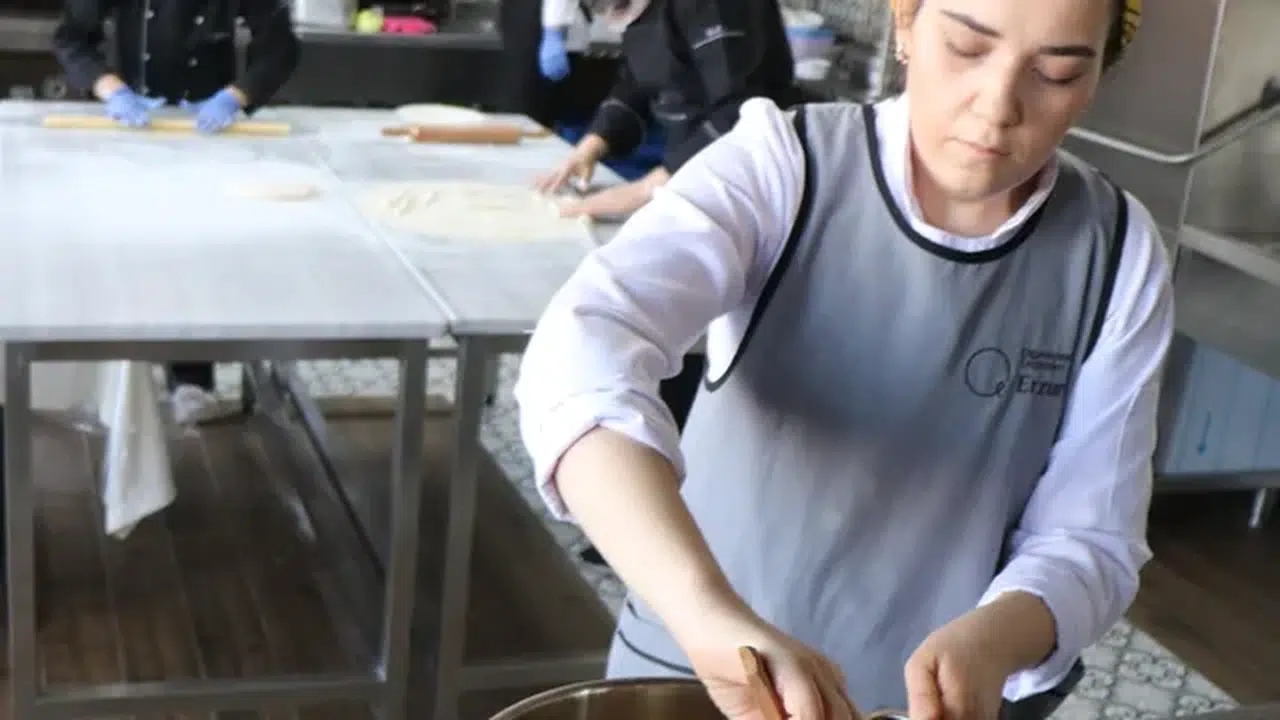 Erzurum'da 'Yüzyılın 100 Yemeği'ni gün ışığına çıkardılar