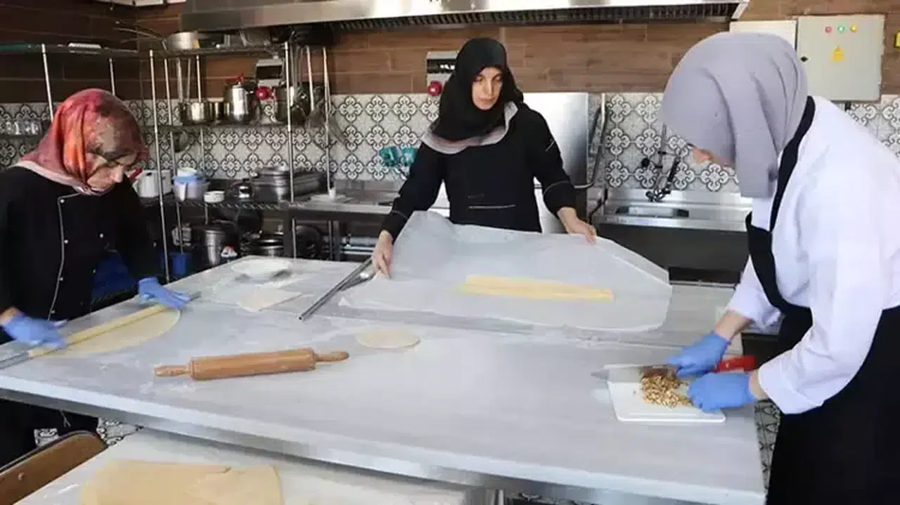 Erzurum'da 'Yüzyılın 100 Yemeği'ni gün ışığına çıkardılar