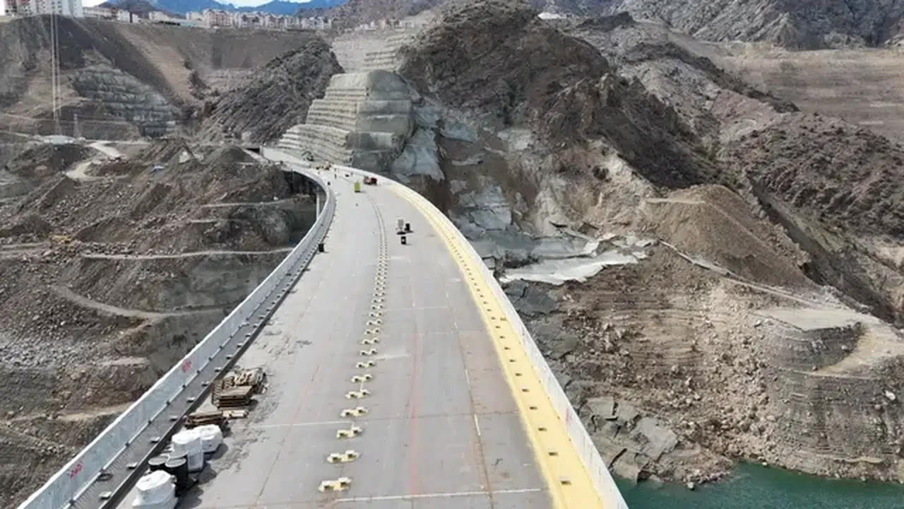 Yusufeli, bayramda 'Boğaz Köprüsü'ne kavuşuyor