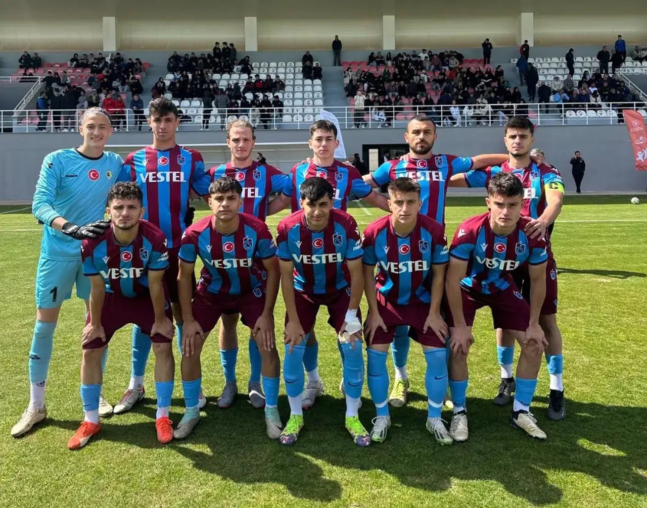 Lise futbol takımının hedefi, dünya kupasını 3. kez Trabzon'a getirmek