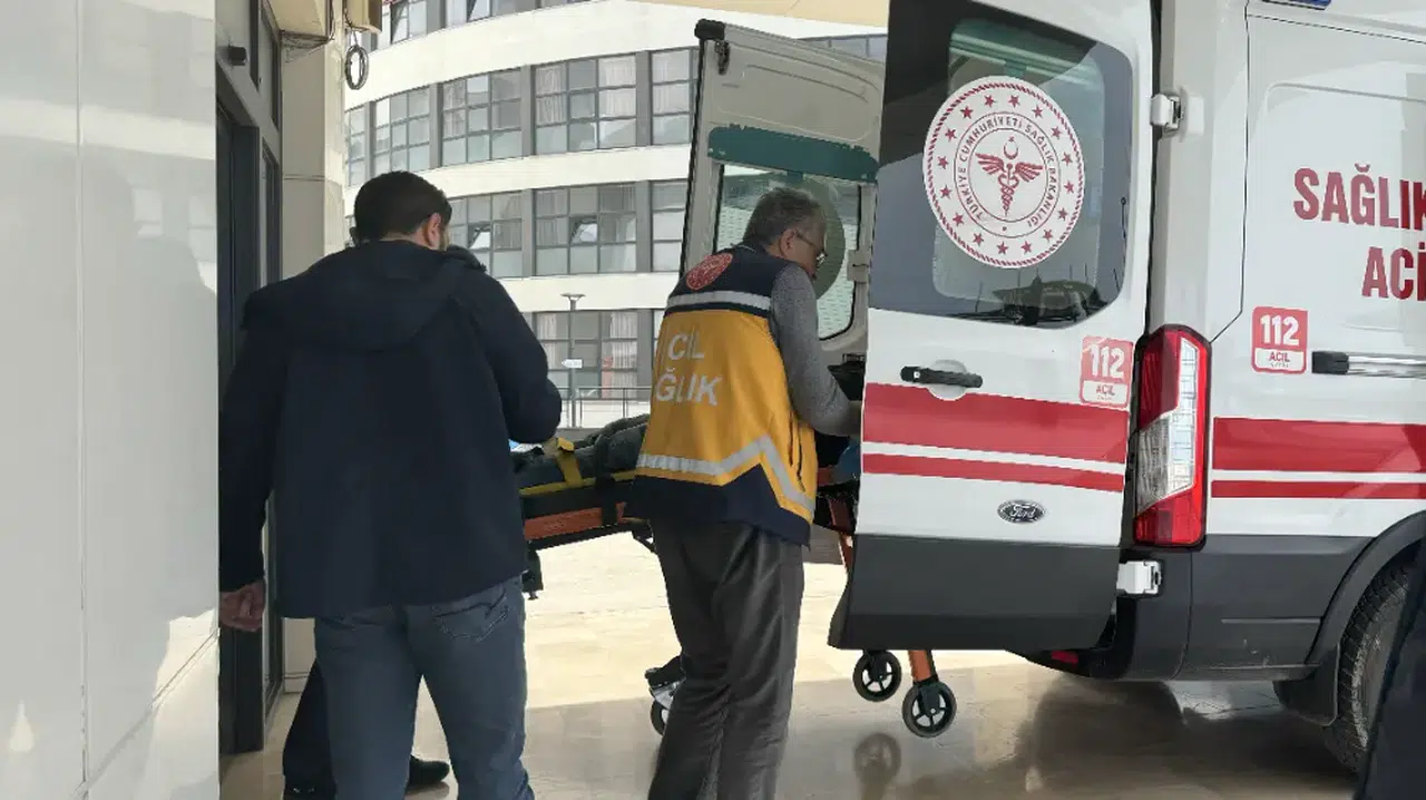 Trabzon'da hastane inşaatının 3. katından düşen işçi yaralandı