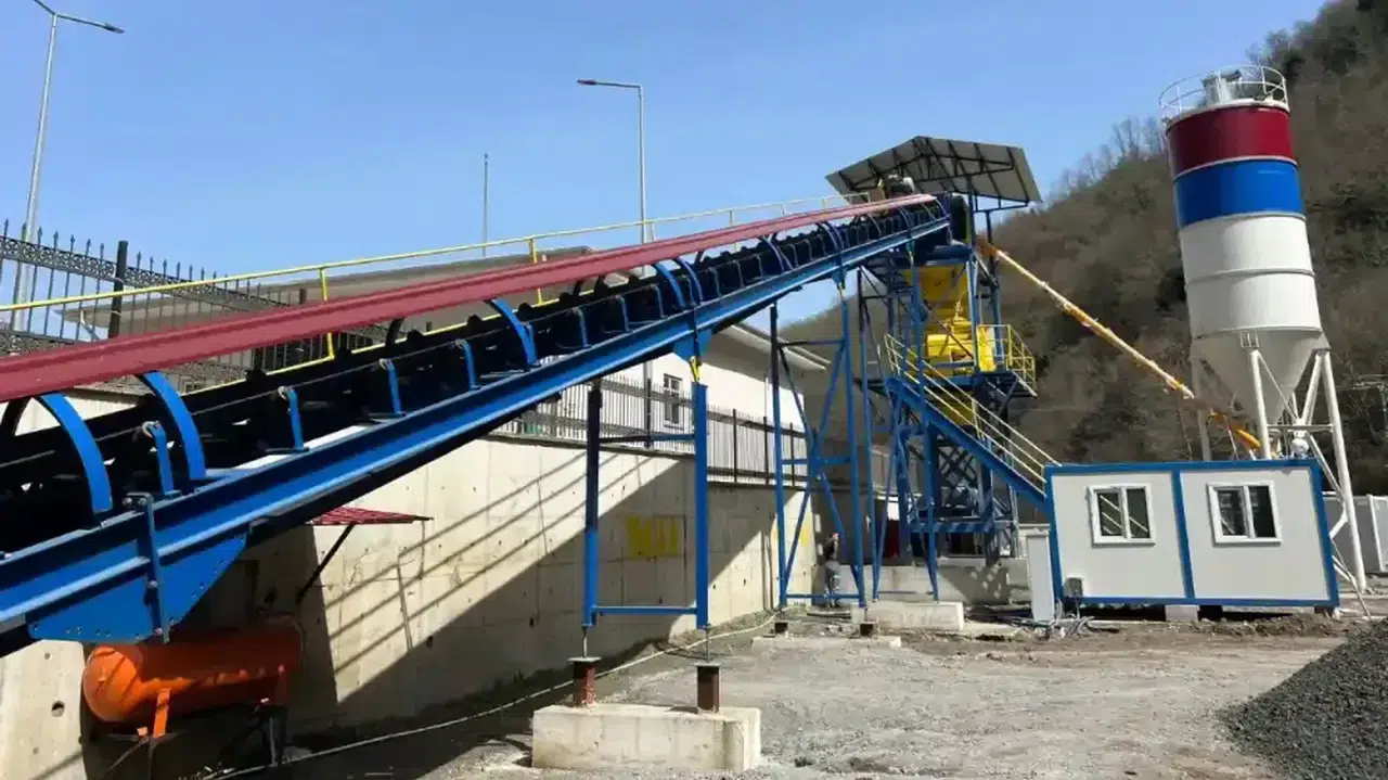 Akçaabat'ta kuru beton santrali hizmete açıldı