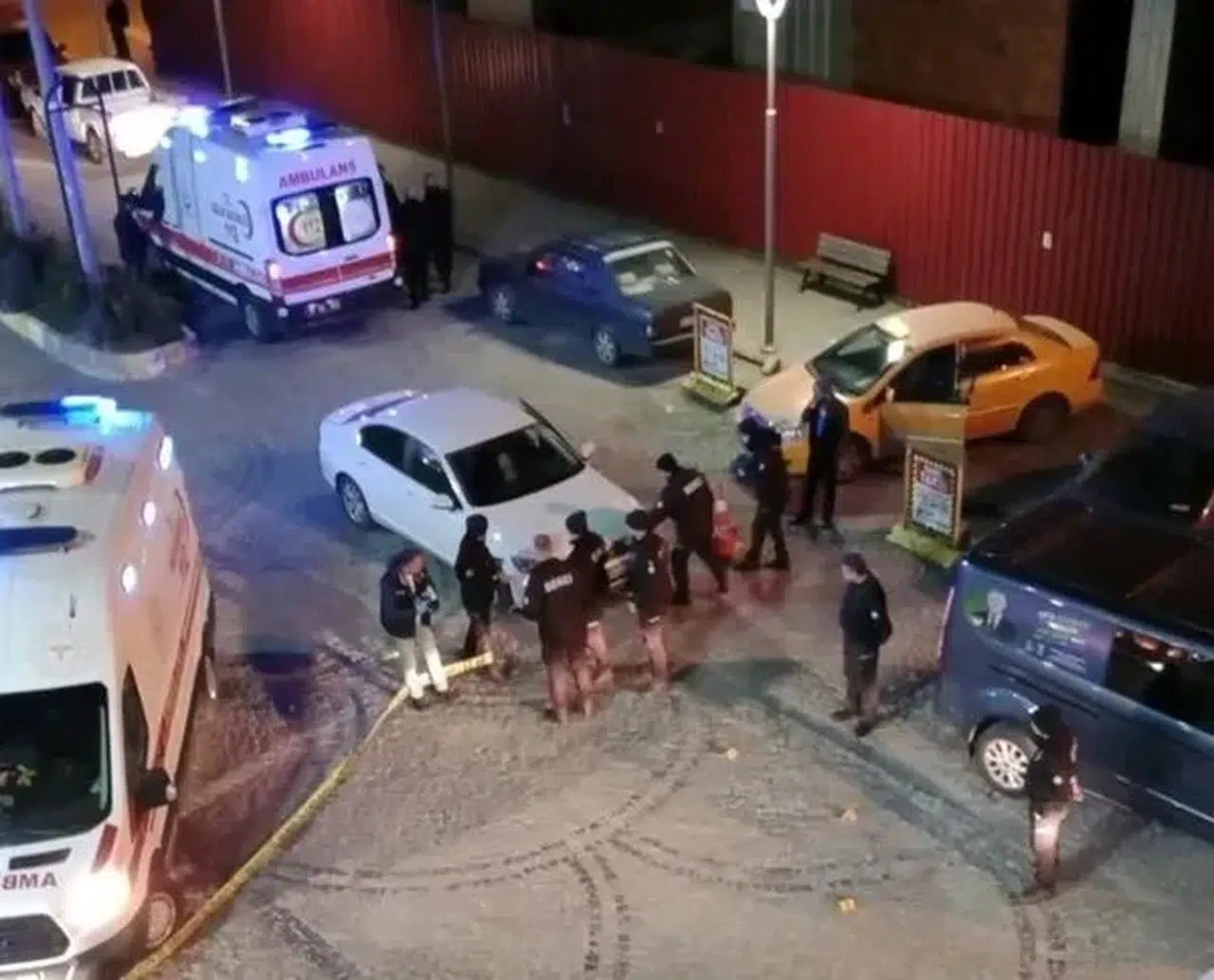 Trabzon'da 3 kişi silahla vurularak yaralandı