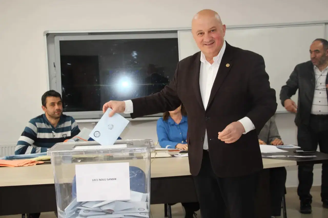 Artvin'de Demokrasi Rüzgarı Esti: Vatandaşlar Gelecekleri İçin Sandık Başına Koştu