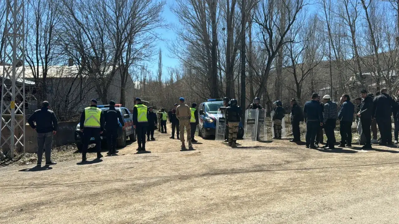 Bayburt'ta muhtarlık seçimi nedeniyle çıkan kavgada 1 kişi yaralandı