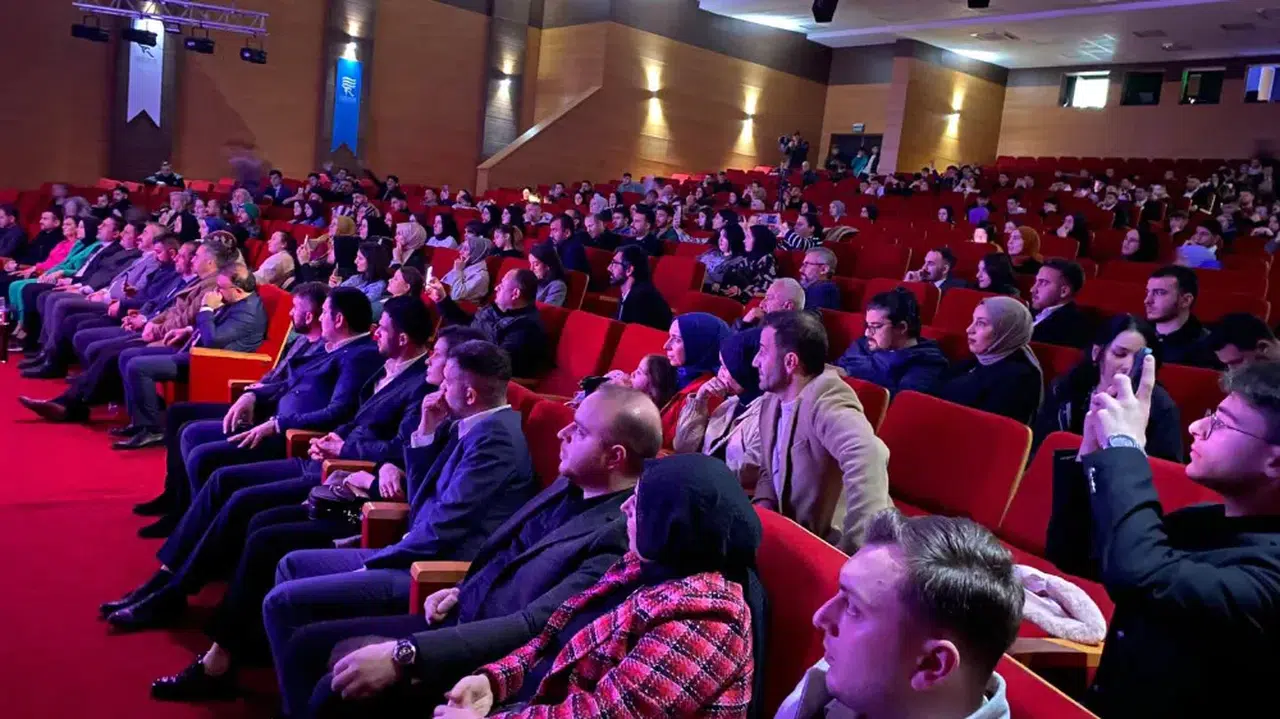 RTEÜ öğrencileri "Türk Gençliği 100. Yıl Şöleni” etkinliği düzenledi