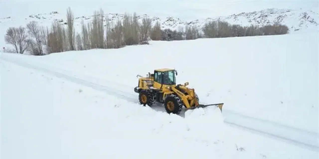 Erzurum ve Ağrı'da 516 yerleşim yerine ulaşım sağlanamıyor