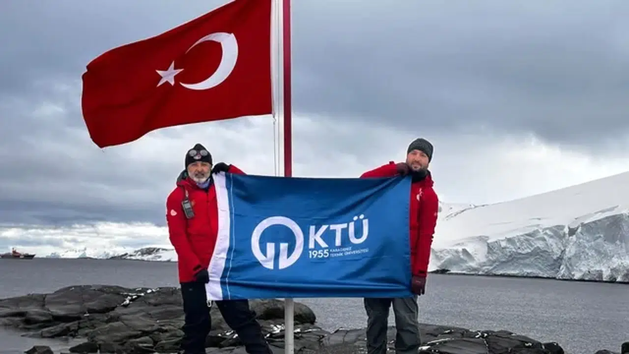 KTÜ'lü öğretim üyeleri "8. Ulusal Antarktika Bilim Seferi"ne katıldı