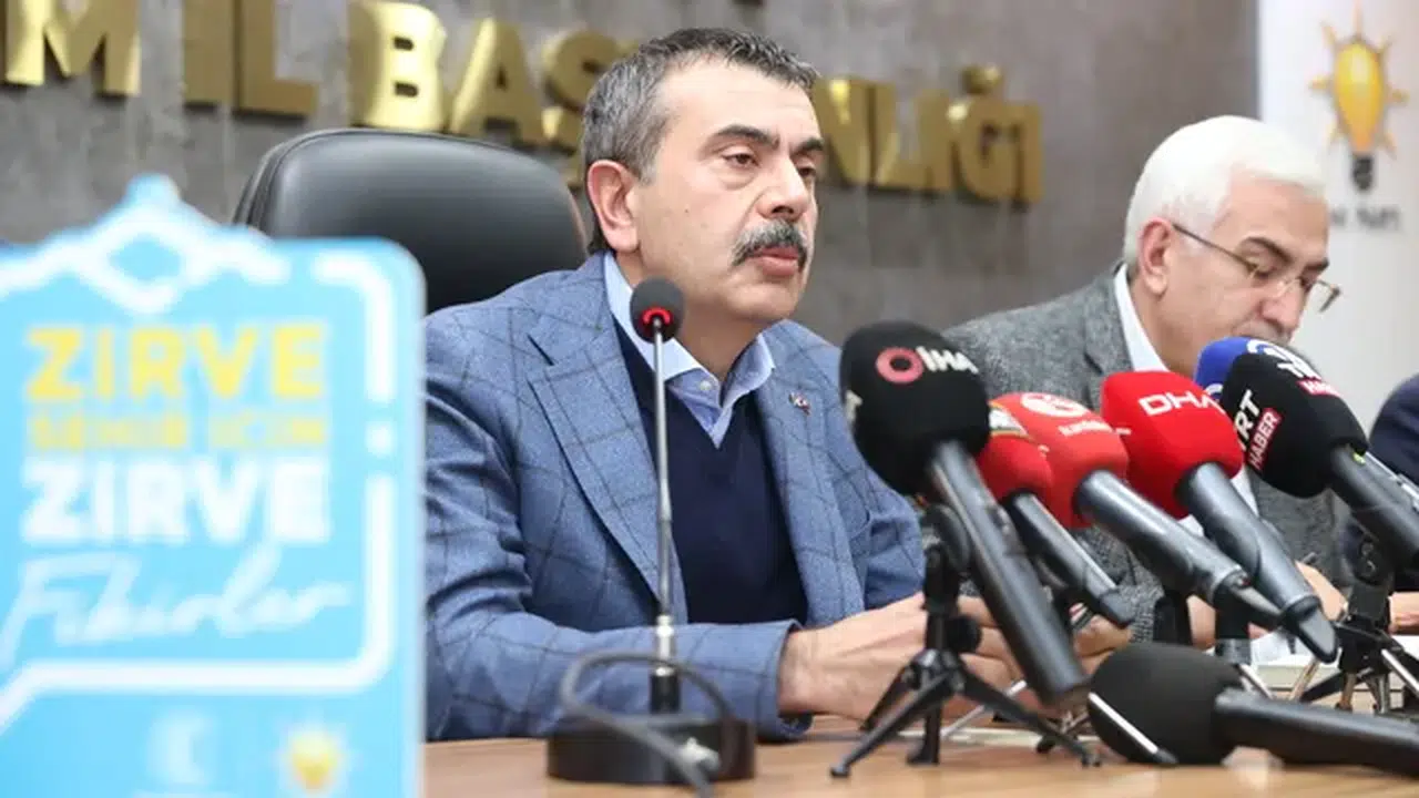 Milli Eğitim Bakanı Tekin, Erzurum'da AK Parti İl Başkanlığında konuştu: