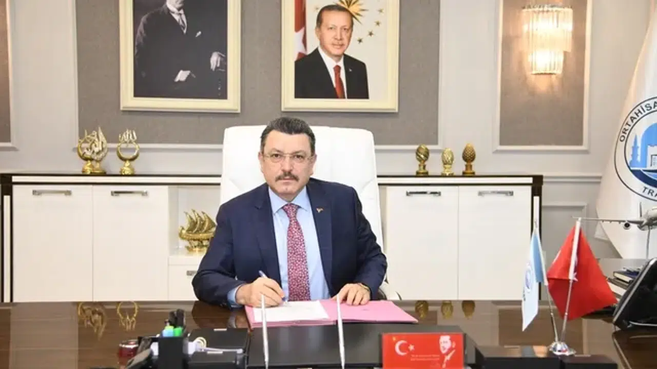 Trabzon'da AK Parti'li Genç, başkan seçildi; AK Parti 11, CHP 2, MHP 2, İYİ Parti 1, YRP 1, bağımsız aday 1 ilçeyi kazandı