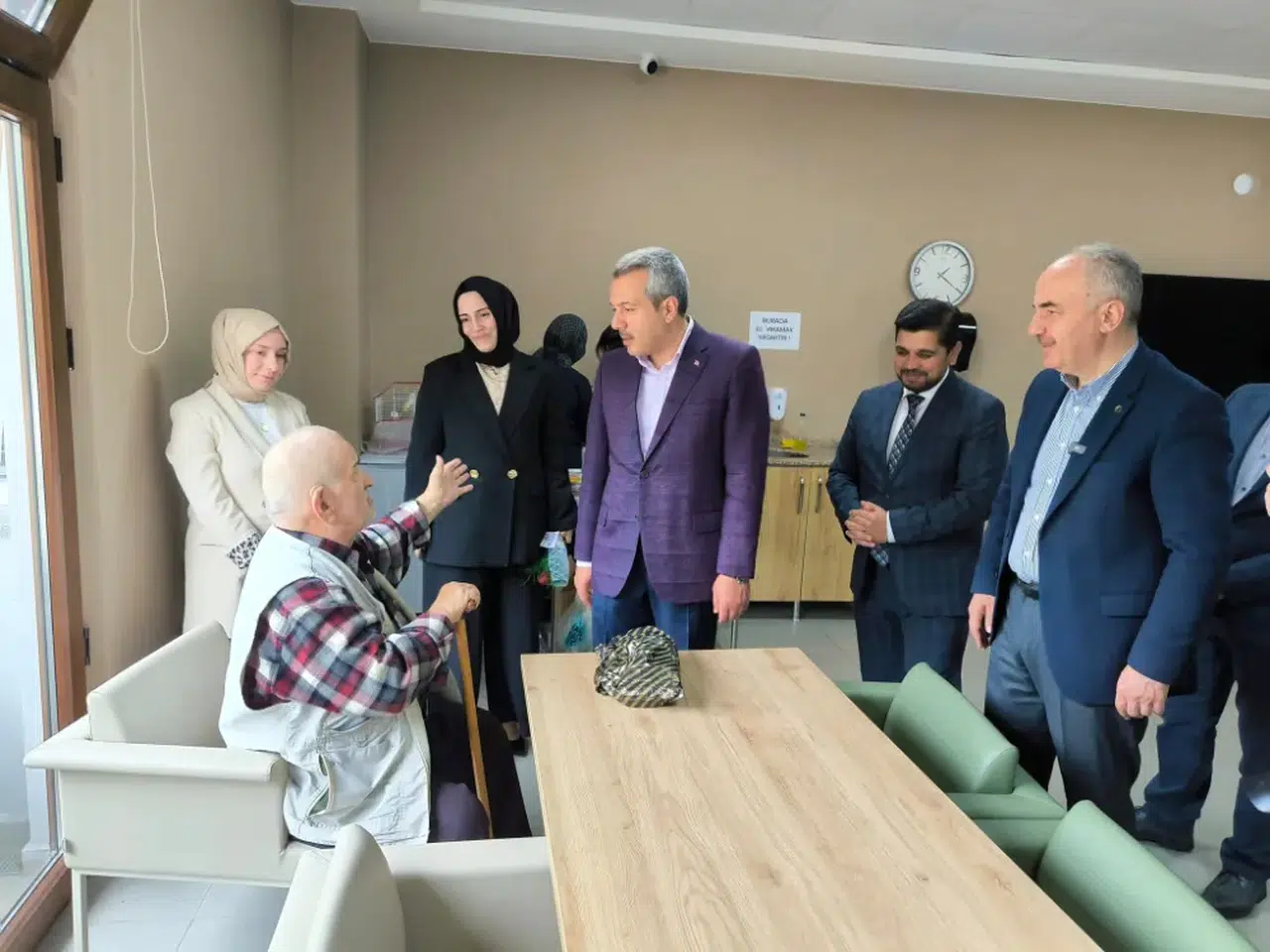 Bayramda yaşlılar unutulmadı