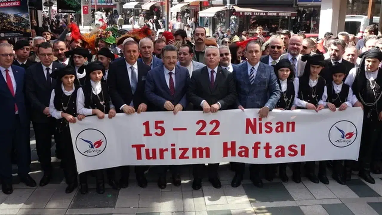 Trabzon 48'inci Turizm Haftası, kortej yürüyüşü ile başladı