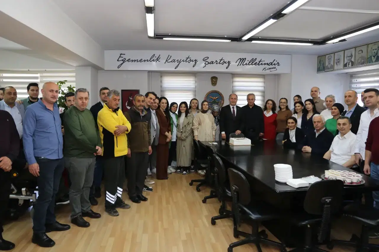 Arhavi Belediye Başkanı Turgay Ataselim'e Doğum Günü Ziyaretleri Yağdı