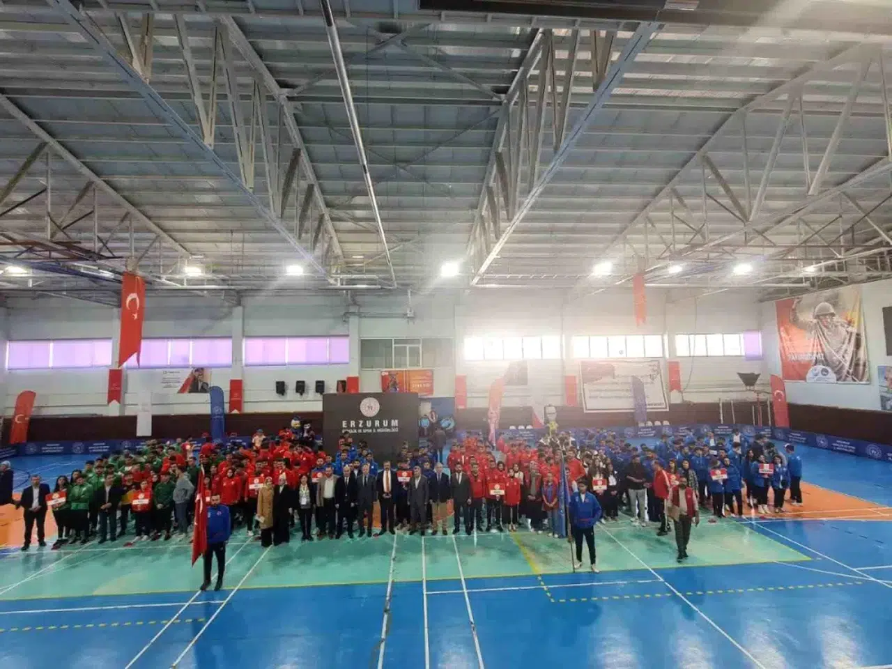 Gençlik Merkezleri Arası Spor Ligi Bölge Şampiyonası Erzurum'da başladı