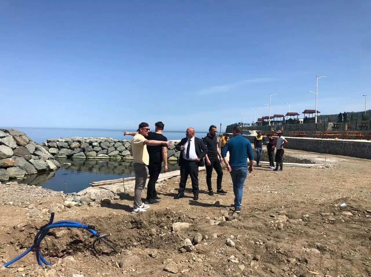 Çayeli sahil dolgu alanının otopark çalışmaları hızlandı