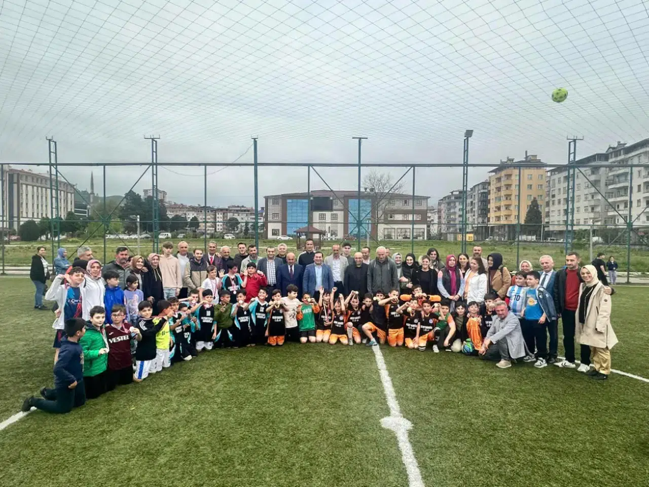 Kaymakam Altay futbol turnuvasını yerinde takip etti