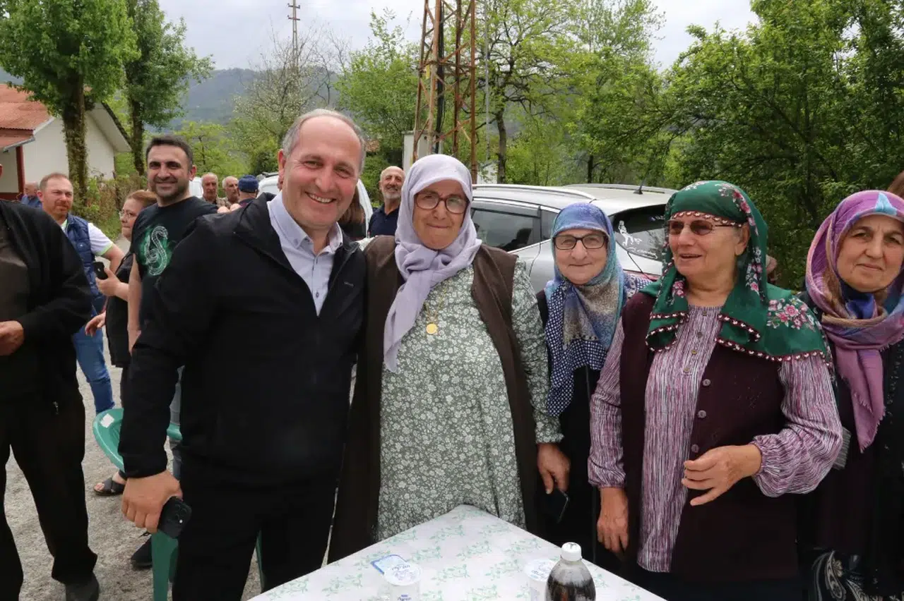 Arhavi'de Şenlik Var! Yukarı Şahinler Köyü'nde Başkan Ataselim ve Köy Halkıyla Buluşma