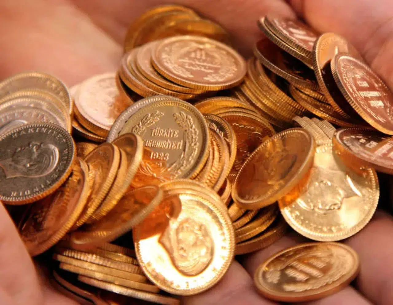 Altın düşüyor! İşte 23 Nisan 2024 Salı güncel altın fiyatları