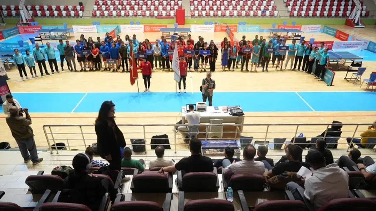 Muş’ta Masa Tenisi Turnuvası