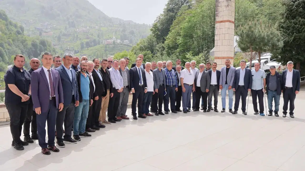 Güneysu'da Kaymakam Yelek muhtarlarla bir araya geldi