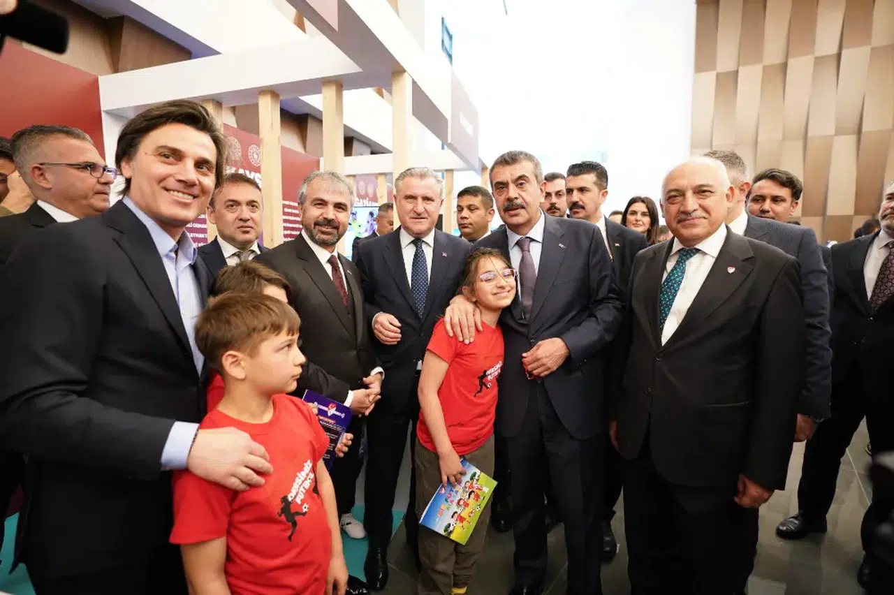 Rize Milli Eğitim Müdürü Tüfekçi Futbol Gelişim Projesi Bilgilendirme Toplantısı'na katıldı