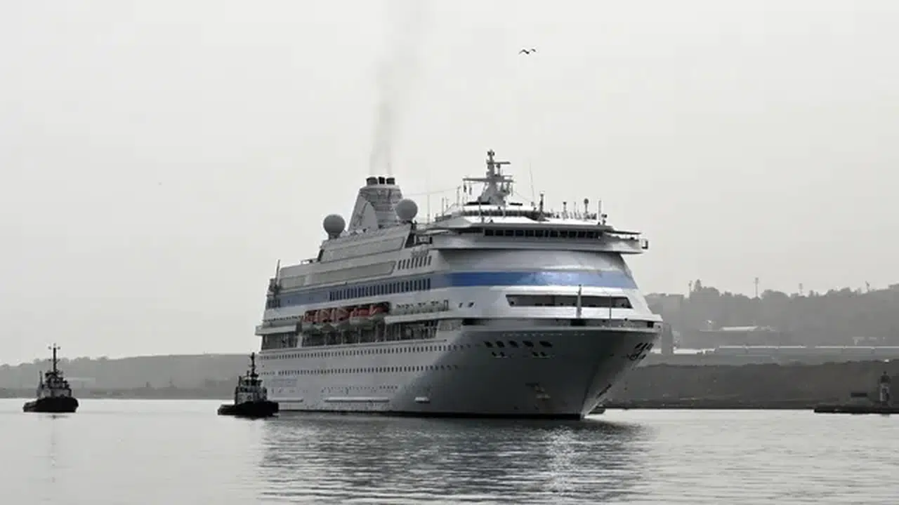 Sezonun ilk kruvaziyeri "Astoria Grande" Trabzon Limanı'na geldi