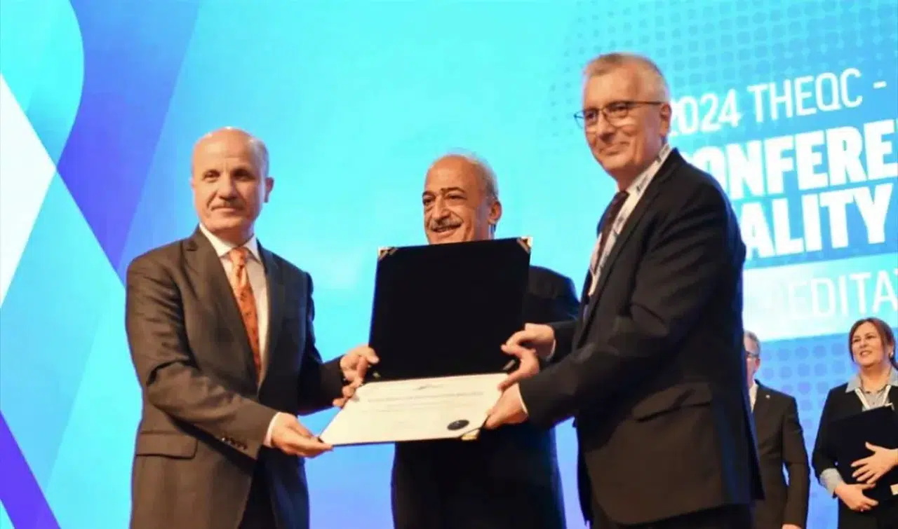 Atatürk Üniversitesi YÖKAK tarafından 2 yıl daha akredite edildi