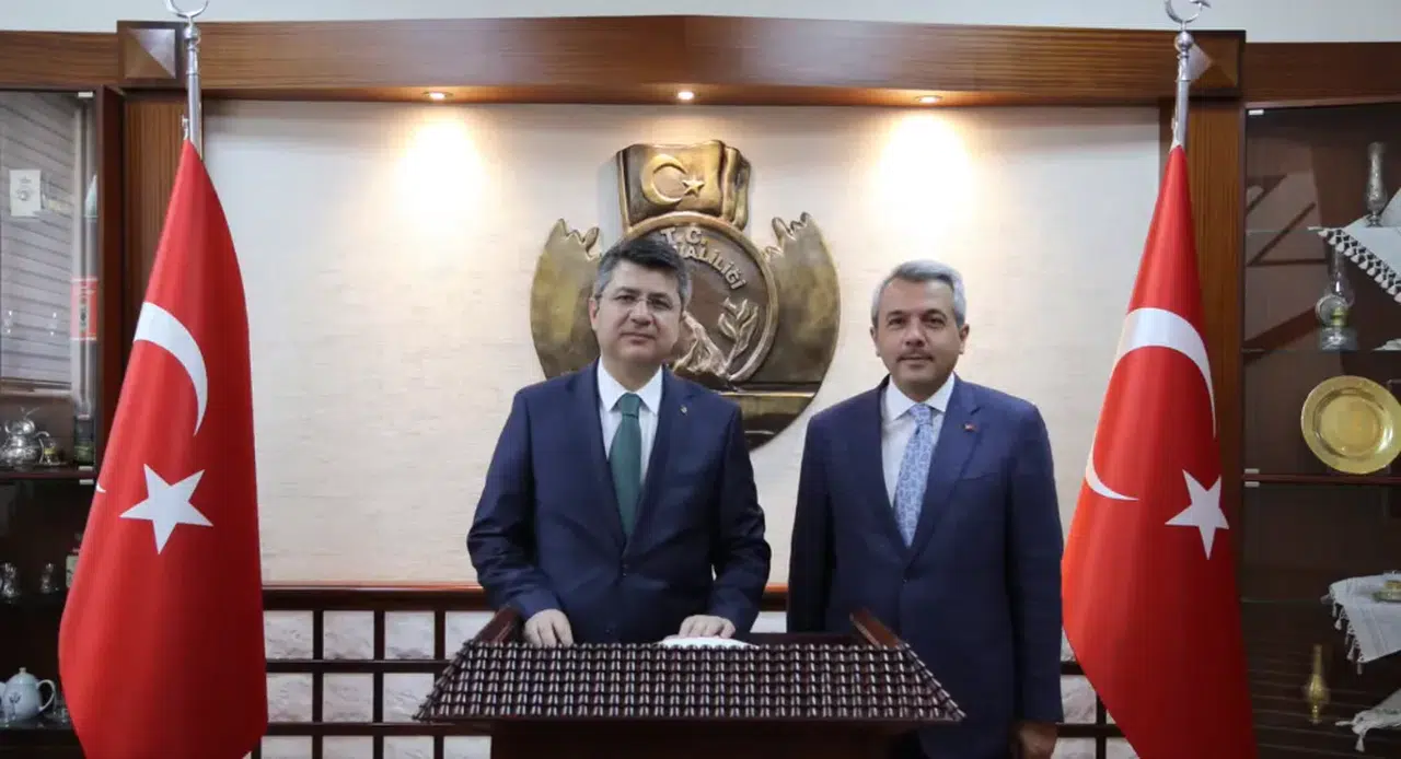 Bakan Yardımcısı Hüseyin Kürşat Kırbıyıktan Rize Valiliğine ziyaret