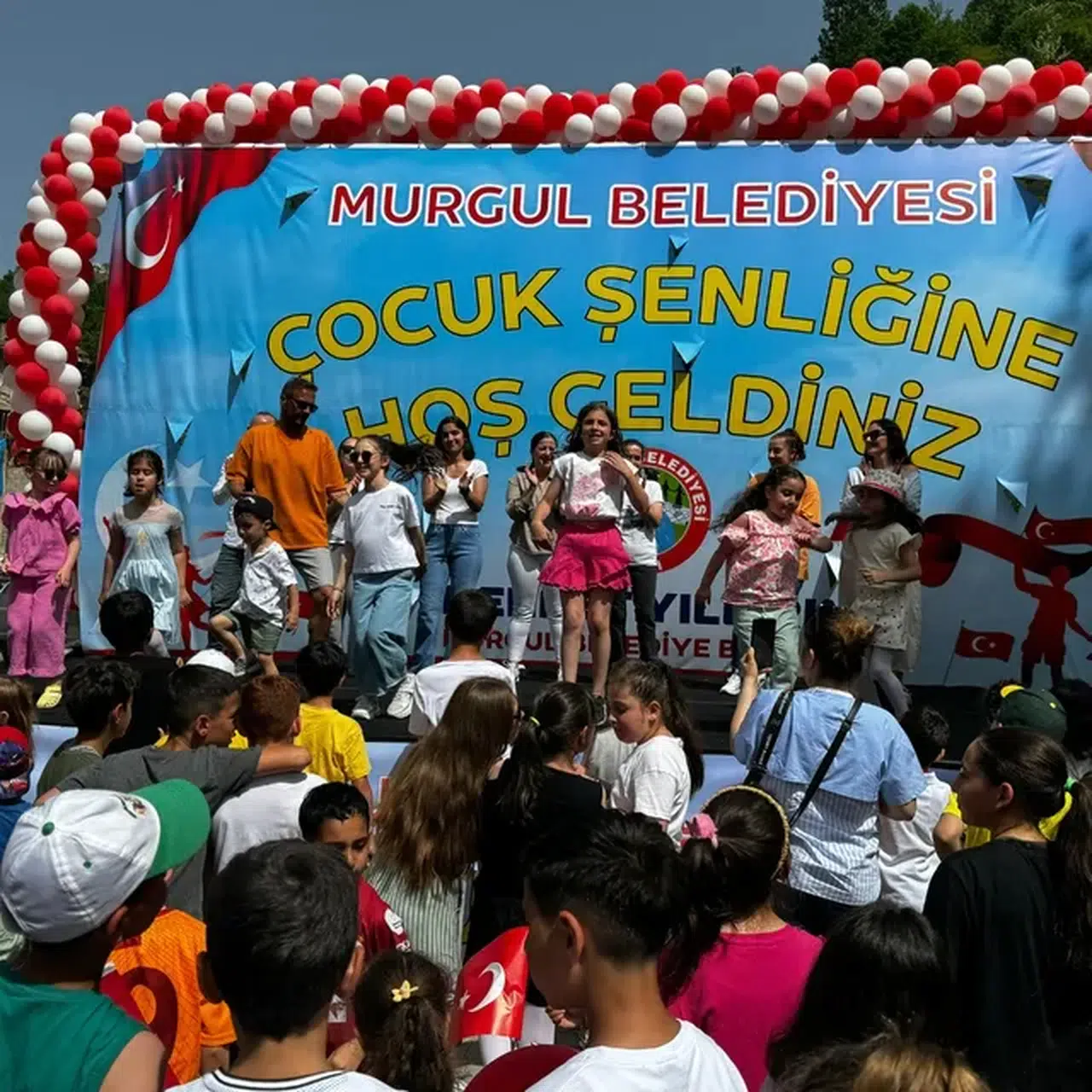 Murgul'da Çocuk Şenliği düzenlendi