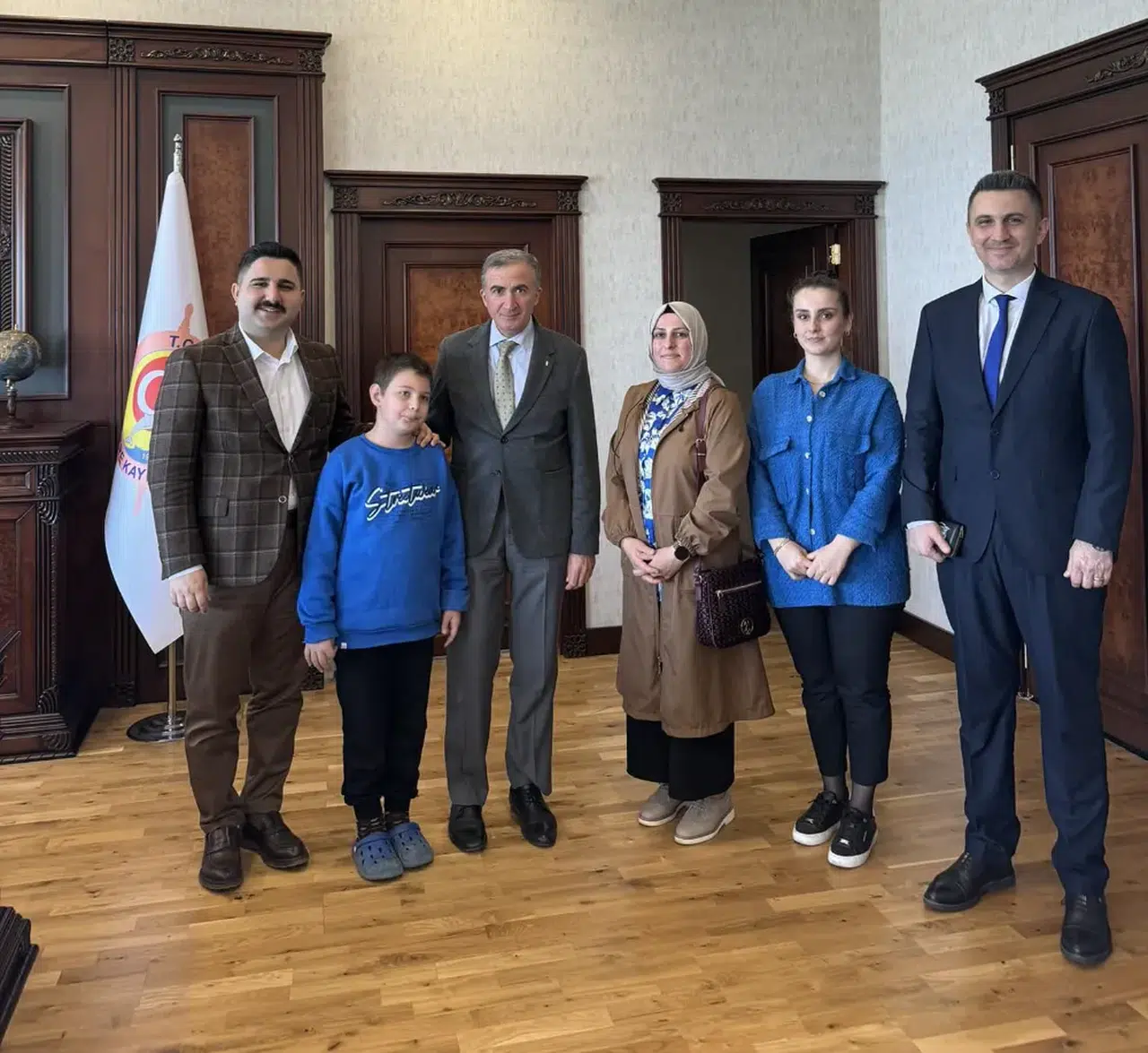 Otizmli öğrenciden Kaymakam Gürsoy'a ziyaret