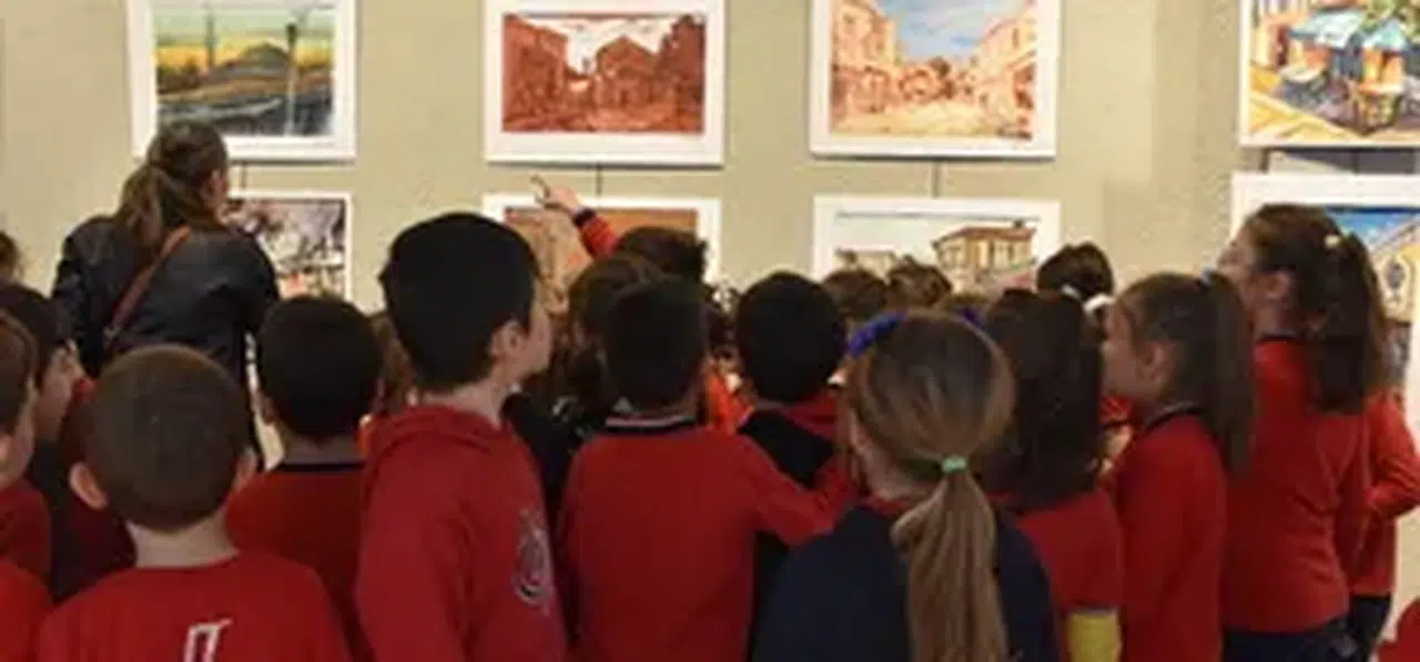 Trabzon'da 21 ülkeden çocuk ve gençlerin yaptığı resimlerin yer aldığı sergi açıldı