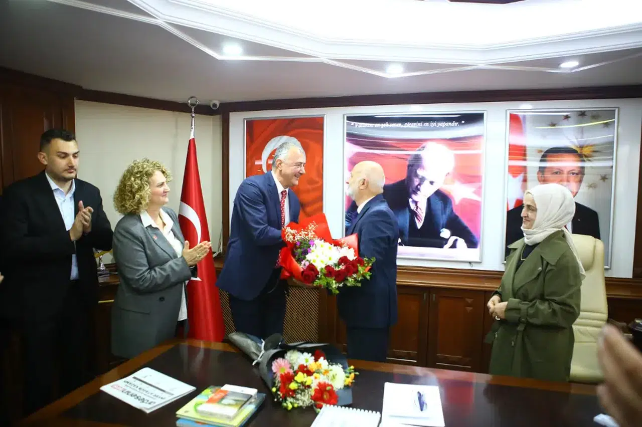 Ardeşen'de devir teslim gerçekleşti