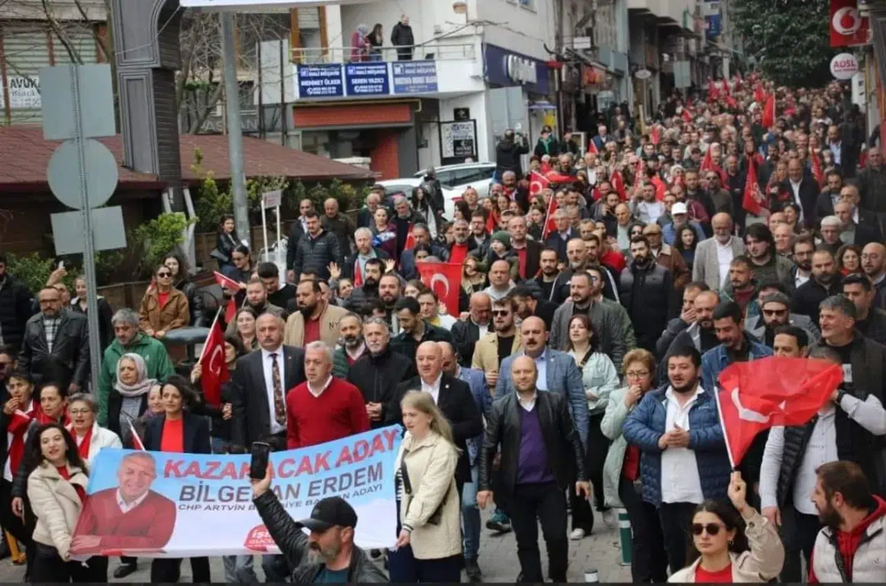 Artvin Milletvekili Uğur Bayraktutan ve Ekibinin Yoğun Seçim Çalışma Süreci
