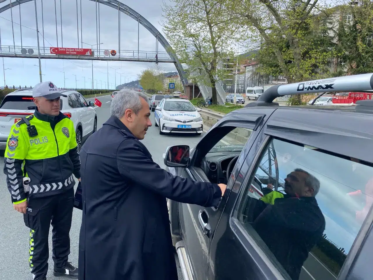 Vali Baydaş sürücüleri uyardı