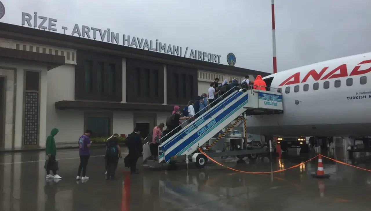 Rize-Artvin Havalimanı'ndan nisanda 97 bini aşkın yolcu seyahat etti