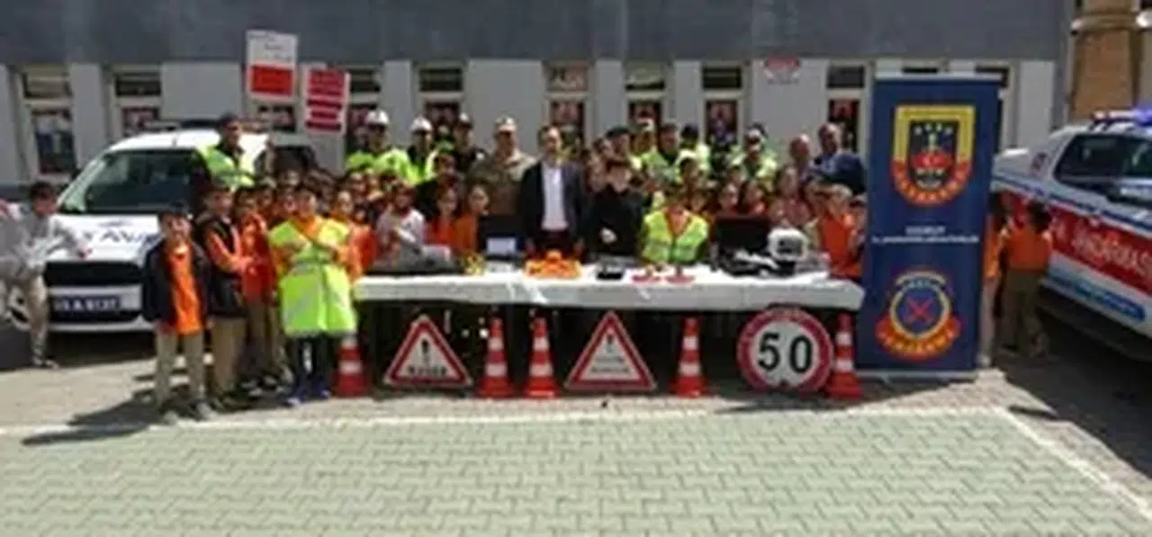 İspir'de çocuklara trafik eğitimi verildi