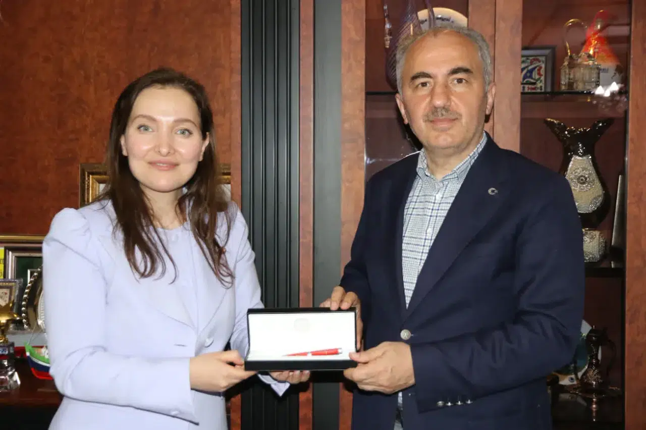 Rahmi Metin Avusturya Milletvekili Aslıhan Bozatemur'u ağırladı