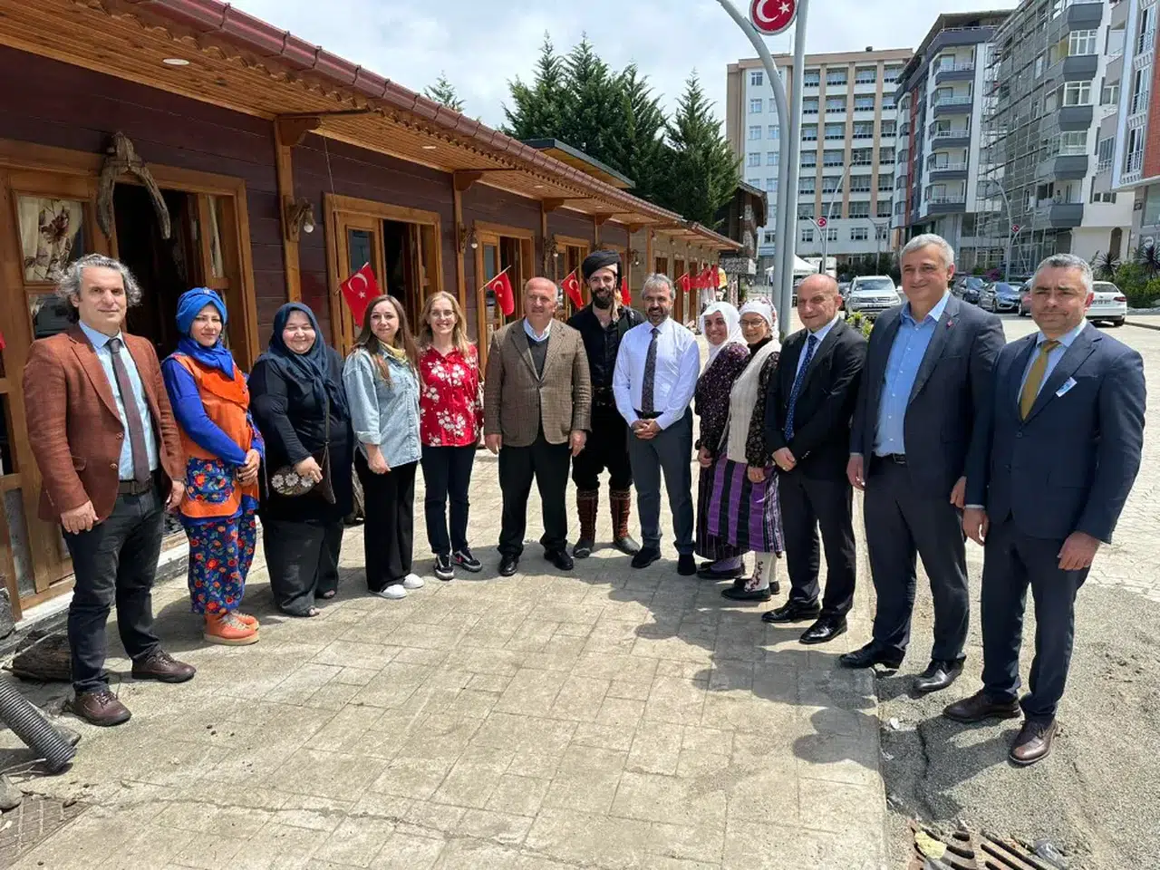 Başkan Çiftçi ve Milli Eğitim Müdürü Tüfekçi Kültür Sokağı'nı ziyaret etti