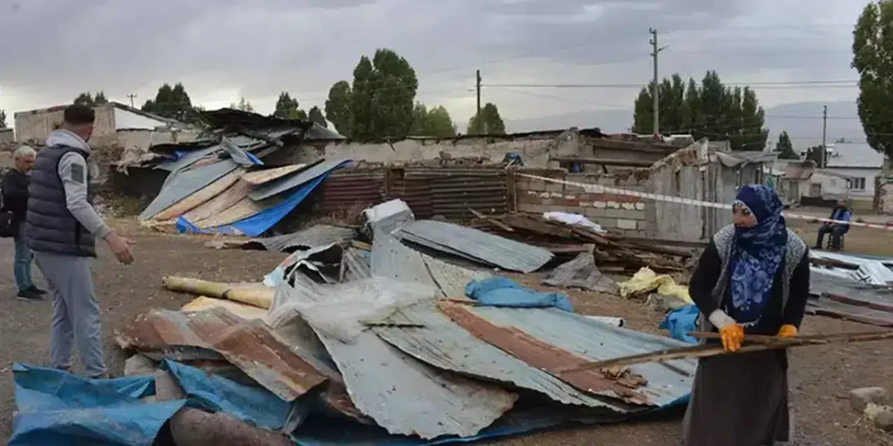 Erzurum'da Hortum Çıktı! Ortalık Savaş Alanına Döndü